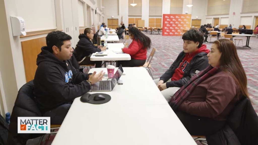 Hope Chicago Sends Students and Parents to College for Free